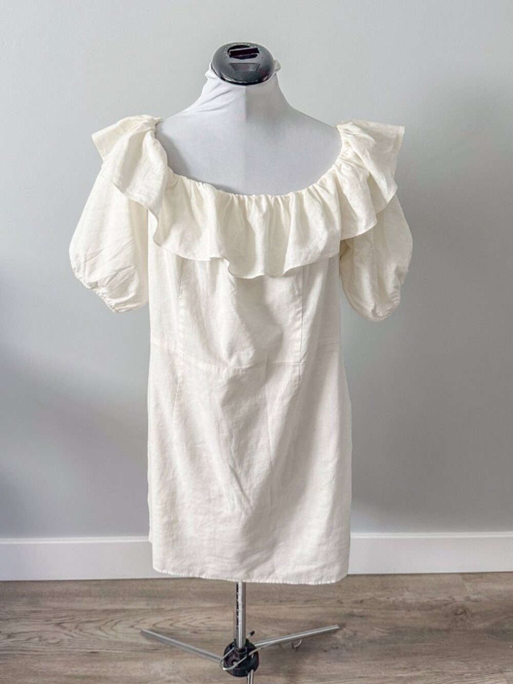H&M Linen Ruffle Dress - Picture 7 of 14